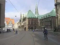 Blick zwischen Bürgerschaft und Dom zum Rathaus