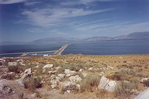 Der Große Salzsee von Antelope Island aus