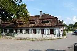 Haus mit Trülle an der Schlossstrasse 14–18 in Griesenberg