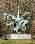 Schwäne (1956), Bronze. Grindelhochhäuser, Hamburg
