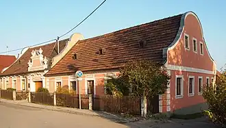 Spätklassizistisches Doppelwohnhaus auf Lange Gasse 2