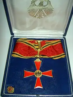 Großes Verdienst­kreuz im Verlei­hungsetui