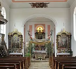 Blick auf den Chor der Kirche