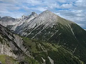 Der Große Solstein (links davon der Kleine Solstein) von der Kuhljochspitze