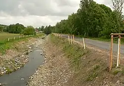 Radwanderweg auf der alten Bahntrasse entlang der Nette in Rhüden