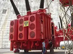 Maschinentransformator am Kraftwerksgelände