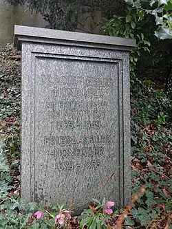 Gustav Adolf Seiler-Honegger (1875–1949) Anwalt, Regierungs- und Nationalrat, Ehrenbürger von Liestal, Frieda Seiler-Honegger (1879–1955), Grabstein auf dem Friedhof Liestal. Standort: Feld LP