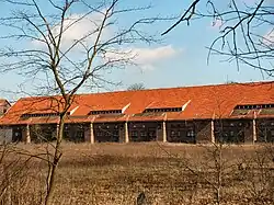 Gut Klausheide, Blick von Westen auf die ehemaligen Ställe und Wirtschaftsgebäude