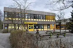 Eingangsbereich des Gymnasiums Ohlstedt