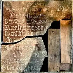 Im Altartisch: Rest Grabplatte Sohn Joseph Elias (1736–1743)[7]