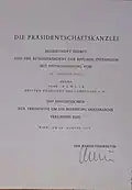 Der Bundespräsident der Rep. Österreich verleiht Hans Pawlik,3. Präsident des Kärntner Landtages a. D., das "Ehrenzeichen für Verdienste um die Befreiung Österreichs".