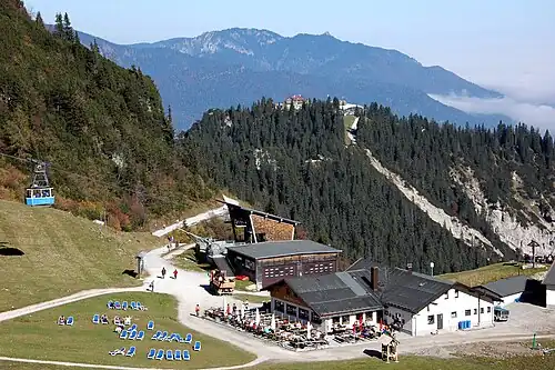 Blick über Hochalm und Hochalmbahn zum Kreuzeck (2010)