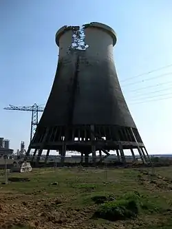 Beginn des Kühlturmabbruchs des ehemaligen Hochofenwerks Lübeck