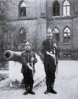 Größter und kleinster Soldat