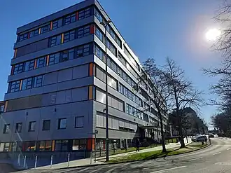 Ansicht des Heinz-Nixdorf-Berufskollegs nach der Generalsanierung