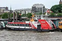 Die Hamburgensie am Betriebsponton St. Pauli Fischmarkt (2022)