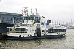 Finkenwerder am Betriebsponton St. Pauli