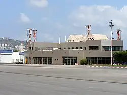 Das 1998 errichtete neue Terminal des Flughafens Haifa