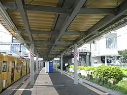 Bahnsteig von Seibu Tetsudō