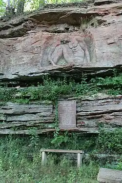 Schichtung im Rodatal am Gefallenendenkmal des Ersten Weltkrieges in Stadtroda-Hainbücht (2014)