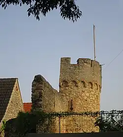 Halbturm, Außenseite, Ringstraße 3