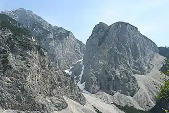 Rechts die Hüttenspitze, links die Wechselspitze, dazwischen die Wechselscharte