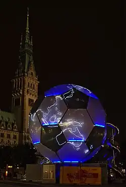 … bei Nacht in Hamburg
