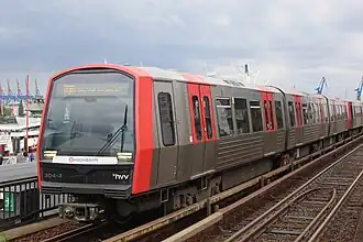 DT5: 304 bei Haltestelle Baumwall, Juli 2023.