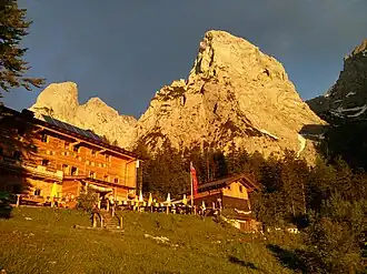 Die Nordwestwand der Kleinen Halt oberhalb des Hans-Berger-Hauses