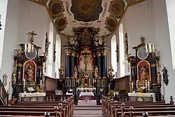 Blick in den Chorraum