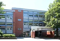 Haupteingang der Waldparkschule Heidelberg