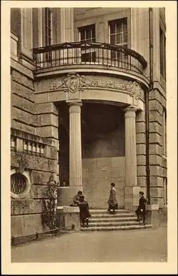 Haupteingang des Fichte-Gymnasiums