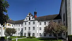 Haupteingang (Teil des Westflügels)