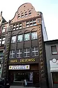 Mit eigenem Namen: Das bis 1914 erbaute Haus Zieseniss repräsentiert eines der frühesten Gebäude des Typs „Geschäftshaus“