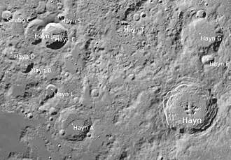 Hayn mit Nebenkratern (Norden oben; LROC-WAC)