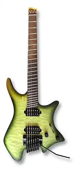 Einen Sonderfall bilden die „Headless-Gitarren“: hier sind die Stimm­mechaniken nicht an der Kopfplatte, sondern am Korpus montiert