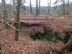 Gegen Absturz gesichert: ehemalige Zisterne?