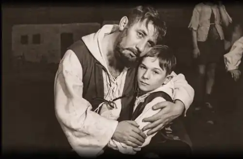 Heinrich Gretler als Wilhelm Tell mit Sohn, 1935