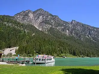 Der Tauern über dem Heiterwanger See