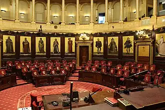 Das Halbrund des Senats