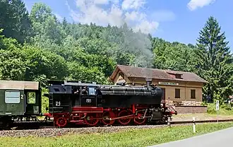 Baugleiche Lokomotive 7 der Frankfurt-Königsteiner Eisenbahn im Einsatz bei der Sauschwänzlebahn