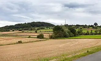 Die Hohe Asch mit der Antenne des Aussichtsturms
