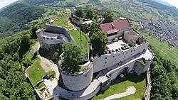 Luftaufnahme der Burg Hohenneuffen aus Nordost