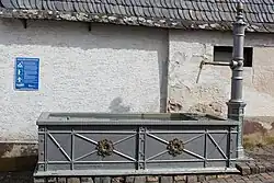 Brunnen in Holzhausen über Aar, Vombachstraße