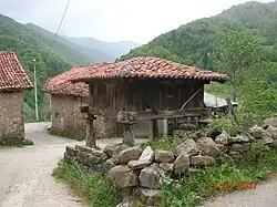 Hórreo in Cosgaya, Kantabrien