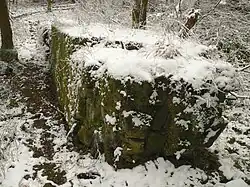 Absprengbereich der Steinsäule