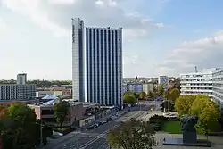 1974 als Hotel Kongreß eröffnetes Dorint Kongresshotel – mit 97 m das höchste Gebäude in Chemnitz