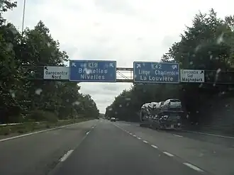 Autobahnkreuz Houdeng-Goegnies:Abzweig der A7 und der A15