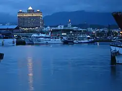Hafen von Hualien am Abend