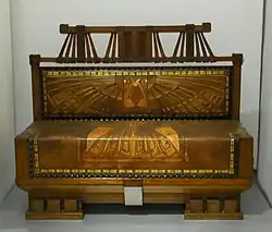 Eine 1902 entstandene Bank von Georg Hulbe